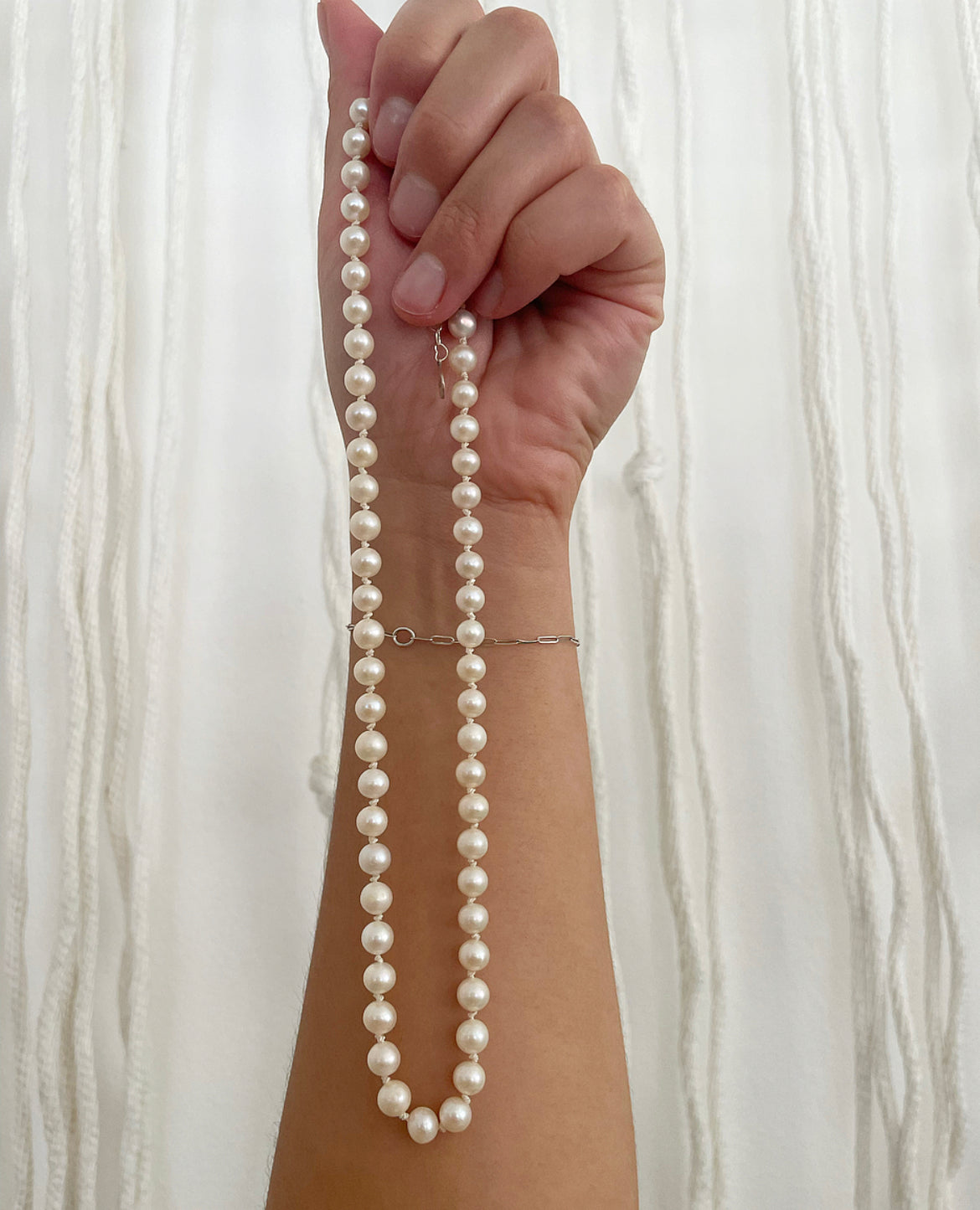 Hand-knotted White Round Pearl Necklace