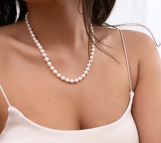 Hand-knotted White Round Pearl Necklace